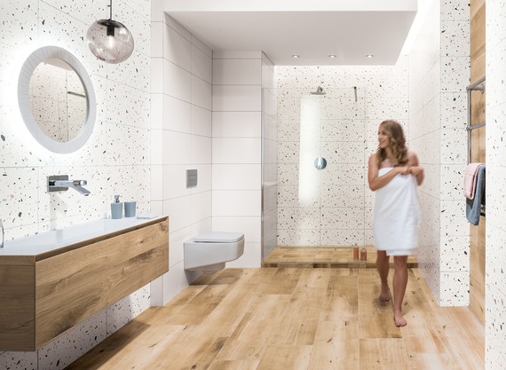 Stylová koupelna s obklady terrazzo
